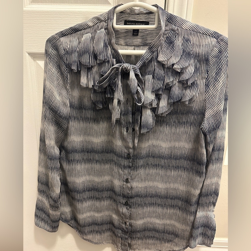 BANANA REPUBLIC • Women’s blouse